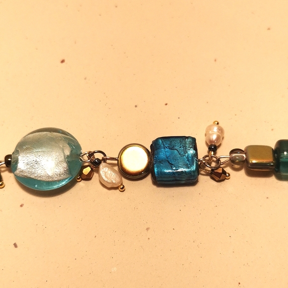 Handmade Lampwork glass bead and pearl bracelet - Picture 5 of 6